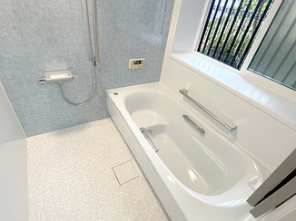 バスルームリフォーム ユニットバスと窓交換でダブル断熱を実現したバスルーム